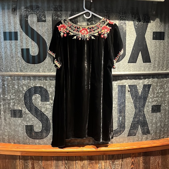 Johnny was velvet blouse - Picture 5 of 6